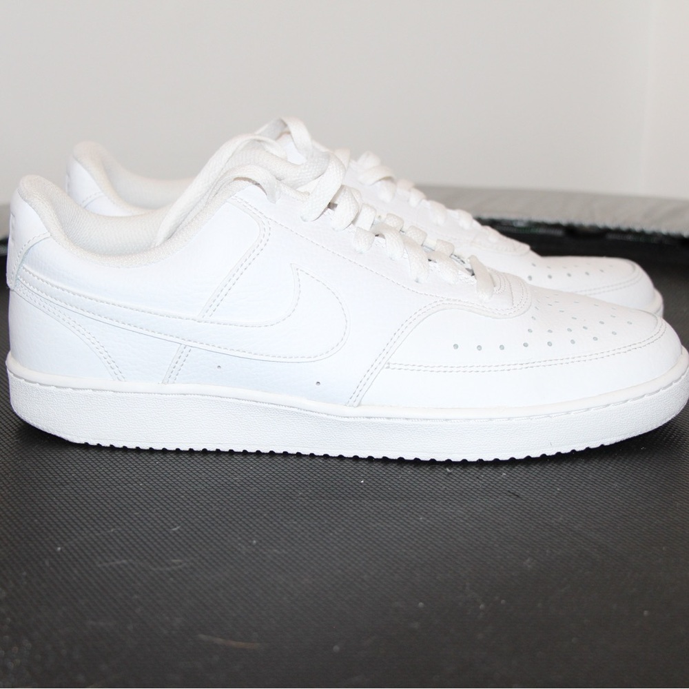 Men’s Nike Court Vision Low 9.5